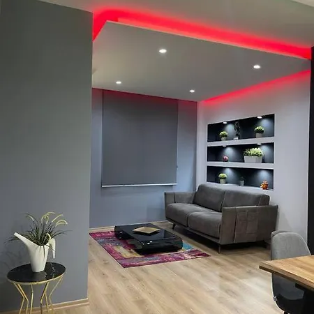 Gold Apartment *