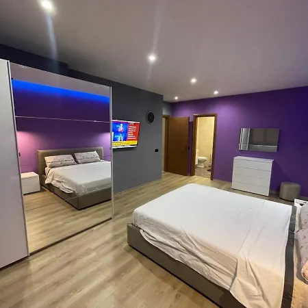 Gold Apartment *