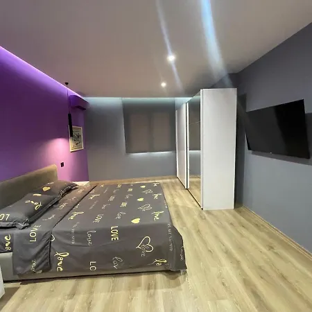 Gold Apartment